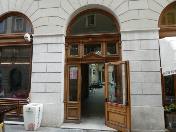 Monolocale, via del Teatro,centro città,Trieste