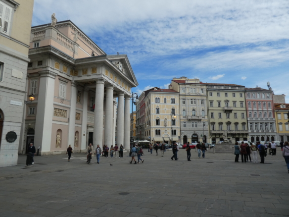 Monolocale, via del Teatro,centro città,Trieste