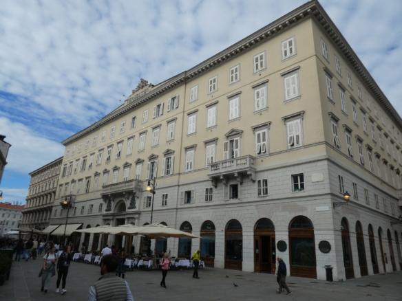 Monolocale, via del Teatro,centro città,Trieste